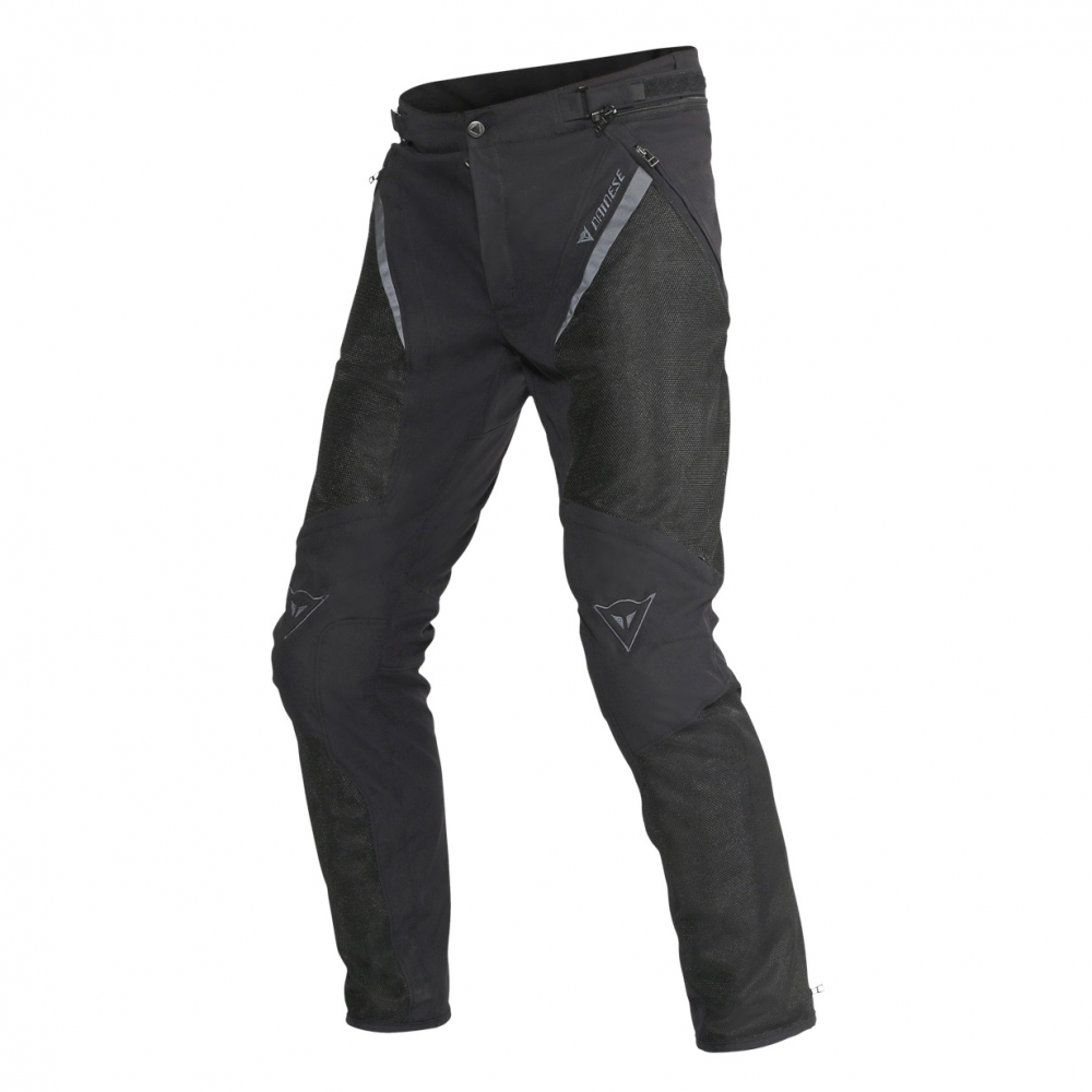 Ventilasjon, ergonomi og komposittbeskyttere for disse buksene dedikert til motorsykkelturister.
